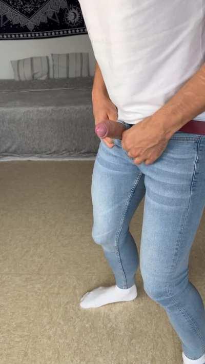 My jeans made me cum
