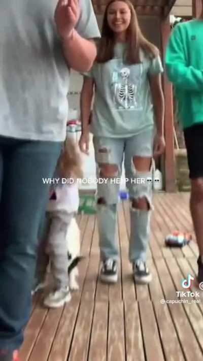 Ela lutando pra sobreviver