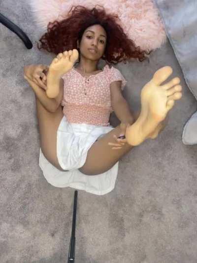 Do my soles look good from up there? 😉