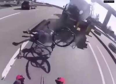 Why it’s illegal (and beyond stupid) to ride a bicycle on an interstate