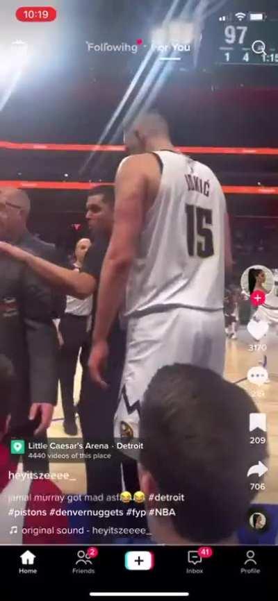 [Highlight] Pistons fans sitting courtside harassing Jamal Murray