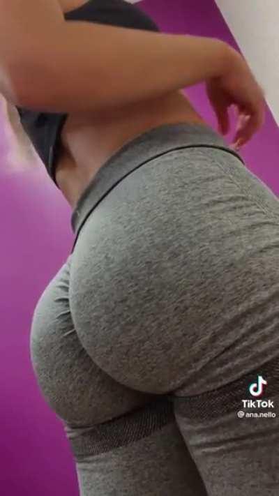 Saturday is for the boys (who like amazing butts)