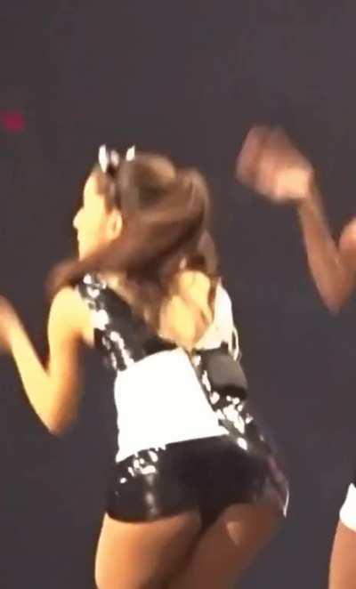 her ass gets me hard af, everytime