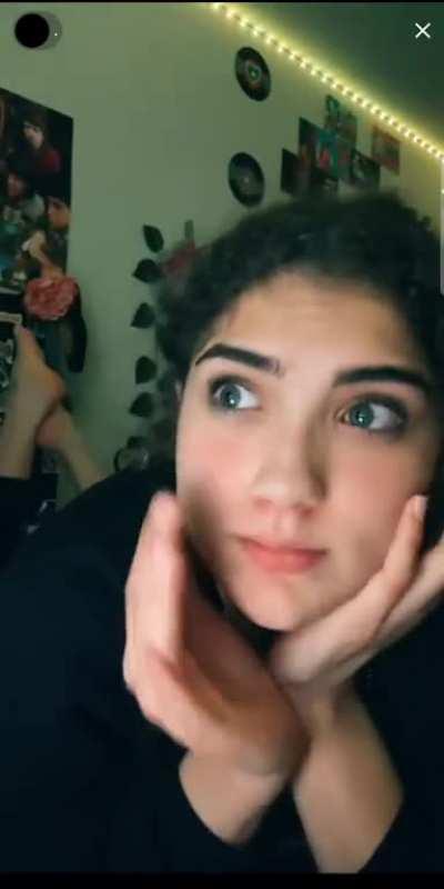 d0ntw0rryab0utittt (soles close up)