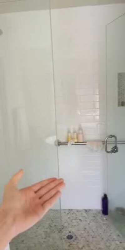 A topless tour of my bathroom because why not ;)