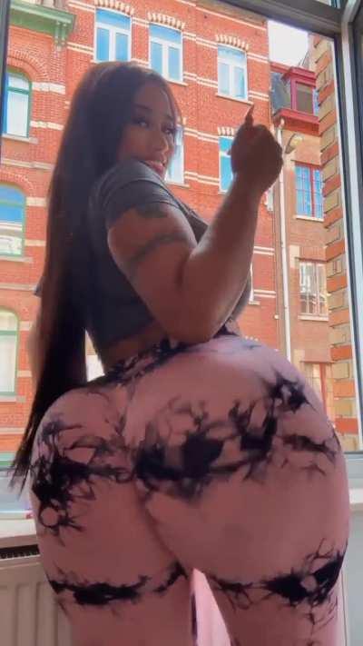 spread em 👮‍♀️.