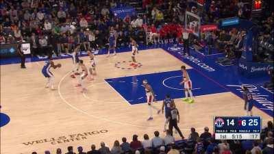 [Highlight] Embiid hits a filthy Step Back jumper