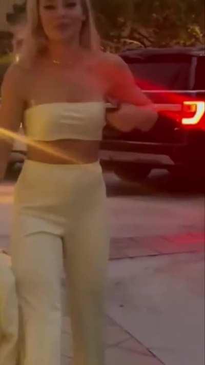 What a Golden Goddess.