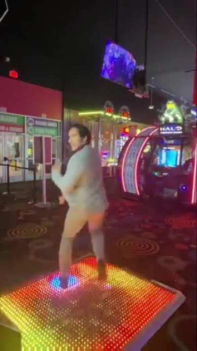 I added friday night on the video of our boi u/Dallas707