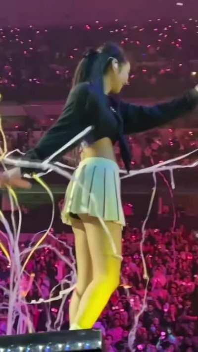 I can binge watch all day long with that big ass of yours baby 🤤🤤🤤