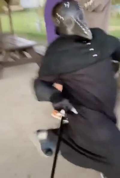 Bloodhound mains when Bangalore uses her smoke: