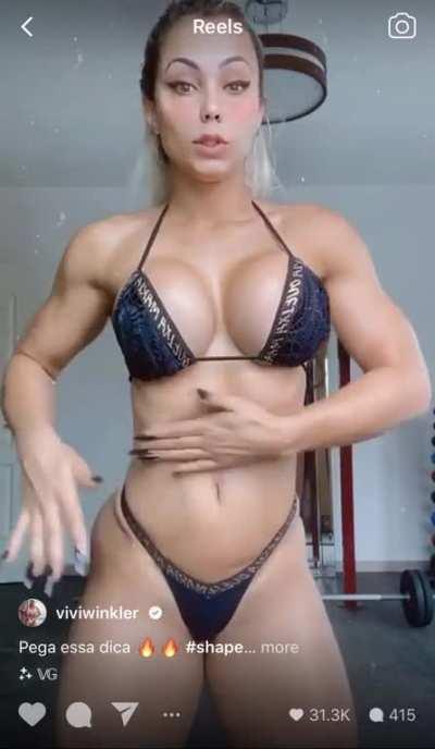 Eye full of abs and titties! 🥰