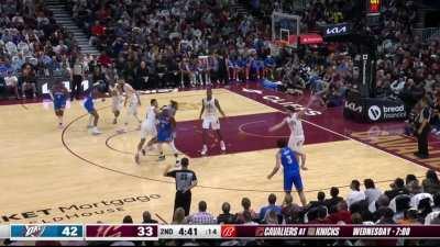 [Highlight] Incredible Giddey inbound pass for a dunk (h/t Pale-Letterhead-9503)