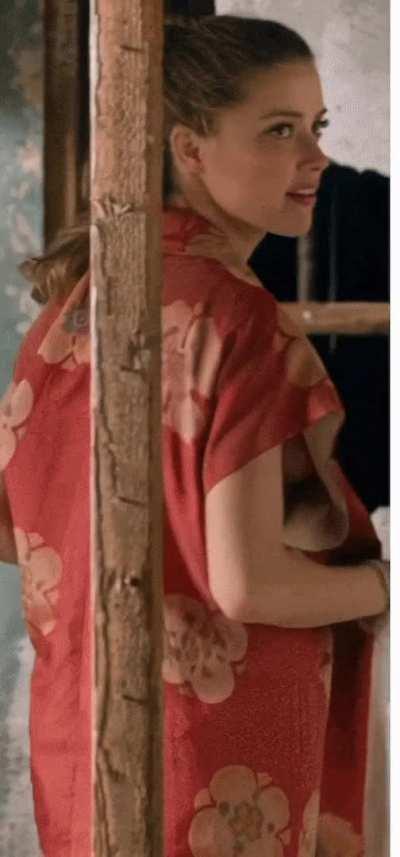 âAww honey you look tired let momma cook something for youâ amber heard as your mom