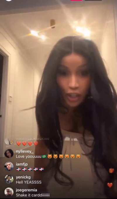 Cardi B ig live