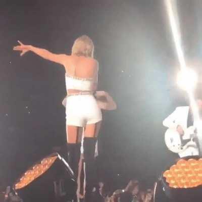 I love when she bends over