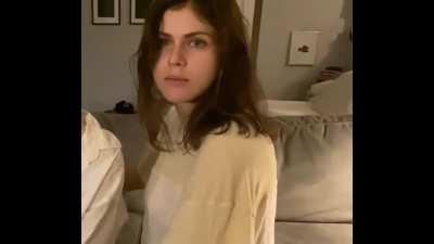 Alexandra Daddario joking about threesome (YouTube)