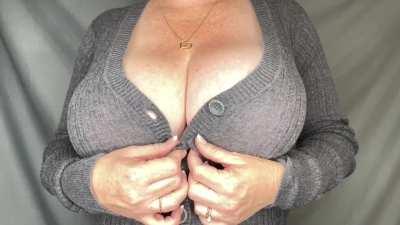 Massive tits bursting out