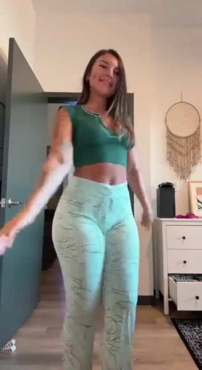 Message me for astr0girl Kaelyn Huffman Tele (Updated OF)