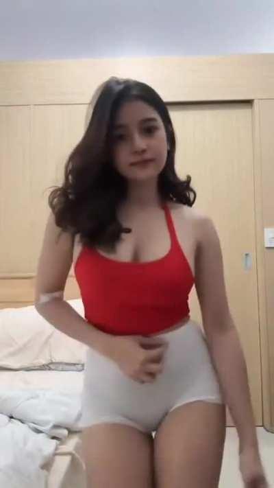 Anyone Know Her Name ?? Pls