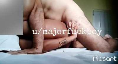 As promised, first of many videos of this Bengali slutty boudi. My dick was doing so much inside her pussy without me even thrusting in. Click on redgif link for sound.