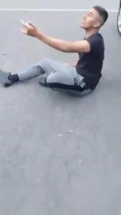 Guy can’t walk after leg day at the gym