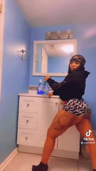 Perfect Body Pt 5 Upvote if you’d lick it