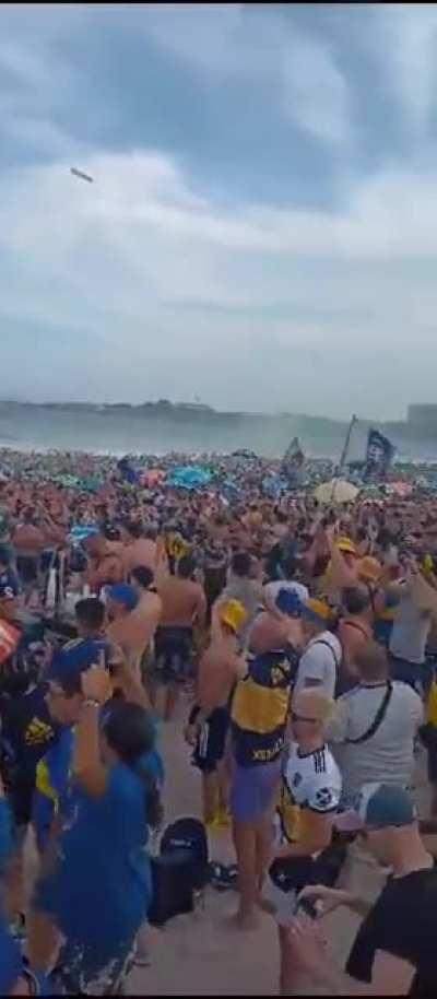 Praia de Copacabana neste momento 