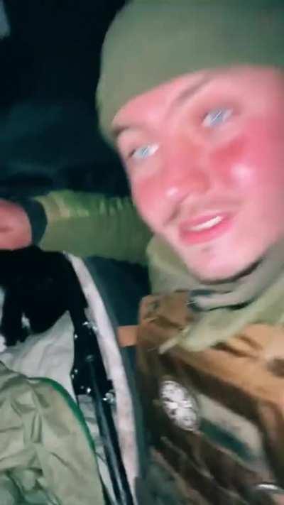 A Ukrainian soldier took birth in a cat in a trench under the enemy's fire and showed the newborn kittens. 