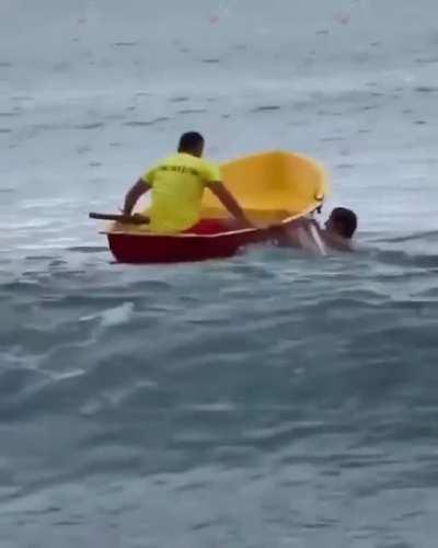 Russian lifeguards are kinda trash