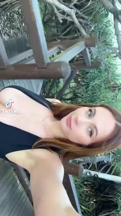 It’s.autumneve 19yo redhead