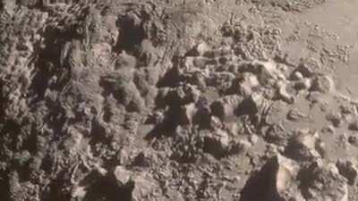 Новости одного дня: 1. НАСА добралось до планеты Плутон и ведёт видеосъёмку в режиме реального времени с высоты 4 километров 2. Россия признала город Луганск из чужой страны независимым государством..