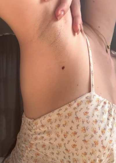 Summer dresses and sweaty armpits🙈