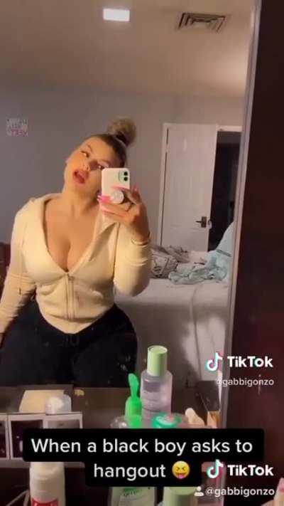 White boy wanted a Pawg😂❄️🐰