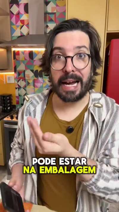 Glitter comestível é plástico?