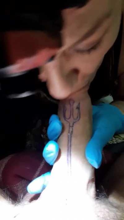 She Sucked of a Client While Tattooing Him