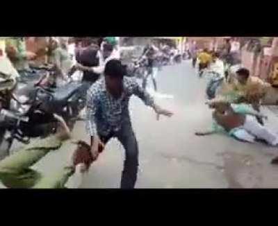 Enaku illadha sev puri yevanukkum kedaika koodadhu da gomma - Sator na