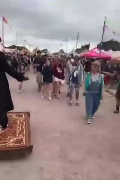 WCGW If I Step On His Magic Carpet.