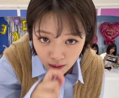 221020 - Pretty Jeongyeon (+TWICE)