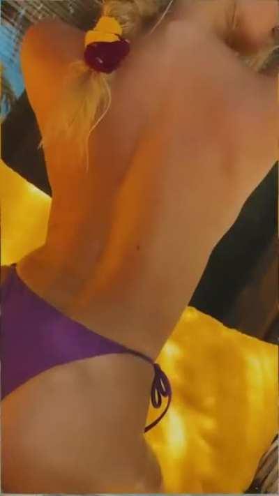 The things we would do for a chance to be beneath her worshipping and pleasuring her.... 🥵😫🤤 share what you’d do for such a chance