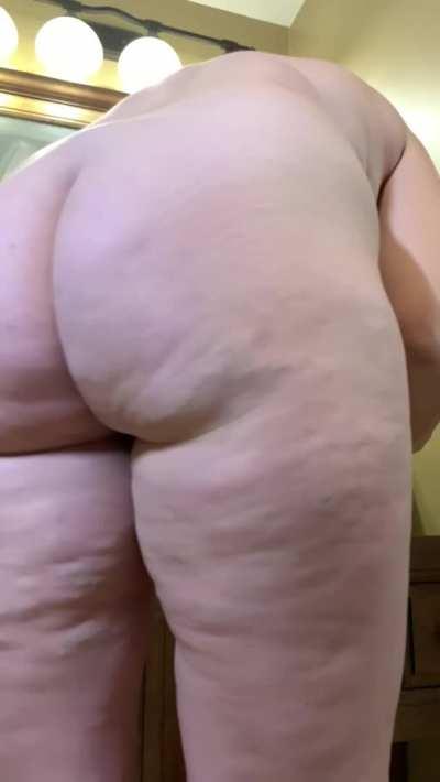 Imagine how my big soft ass would feel wrapped around your face