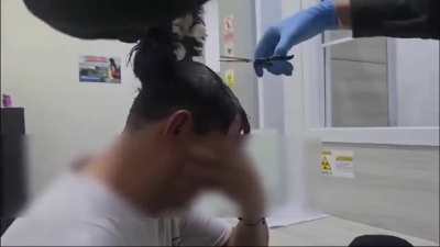 Man tries to smuggle cocaine into Amsterdam underneath his hair