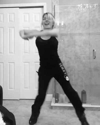 Alexa Bliss does the 