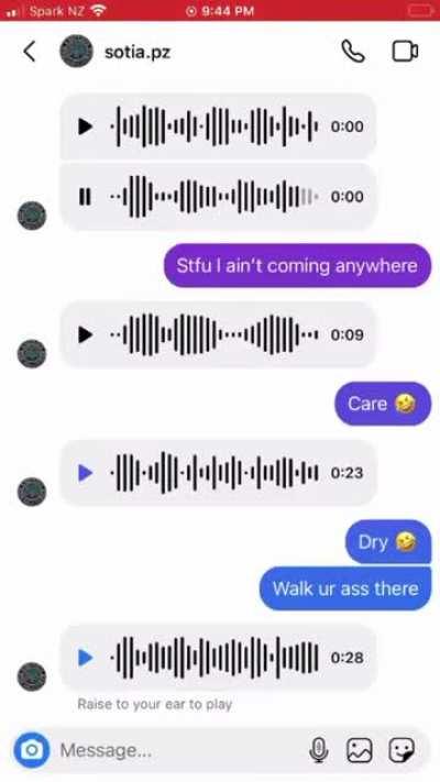 @sotia75er , alg begging girls to lick your small balls ? 😹