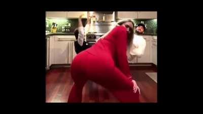 anyone down to talk about that fat ass