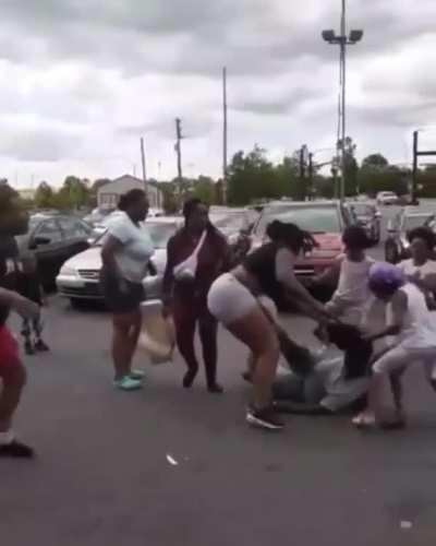 Good example for the little ones 👍🏻🤦🏼‍♂️