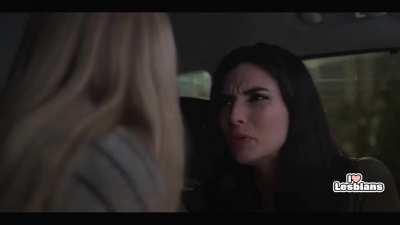 Renee Rapp & Rachele Schank (The Sex Lives of College Girls - s01e02)