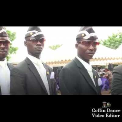 🍌trying to swallow a banana whole