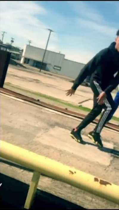 WHO WAS GONE TELL ME SUMMRS AND MAX DID A DANCE COLLAB👀👀