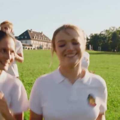 „Best of“ von Episode 6 und 7 von Gestern waren wir noch Kinder mit Julia Beautx… die Serie ist damit für mich „abgegrast“…